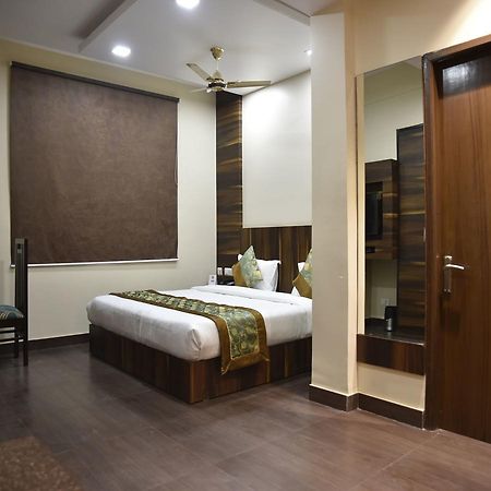 Hotel Rang Mahal Near Jaipur International Airport Exterior foto