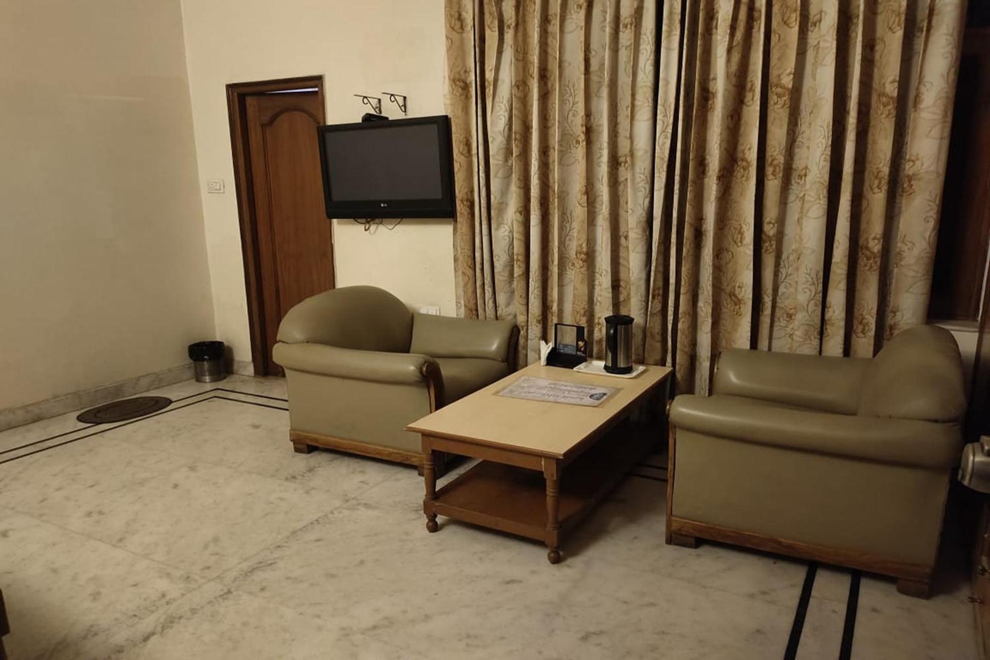 Hotel Rang Mahal Near Jaipur International Airport Exterior foto