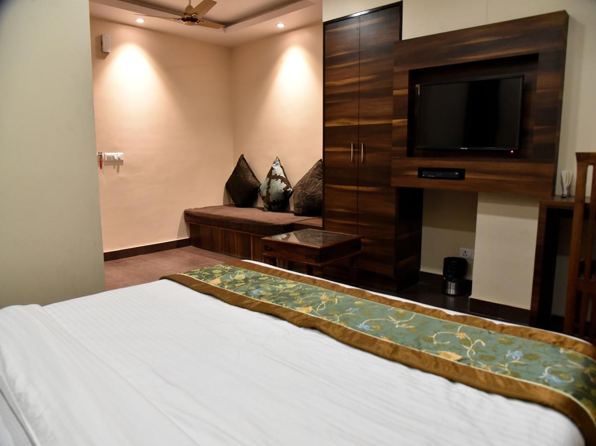 Hotel Rang Mahal Near Jaipur International Airport Exterior foto